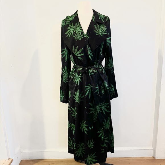 We Are Leone Long Silk Cannabis Leaf Duster Kimono with Belt XS/S - Picture 6 of 14